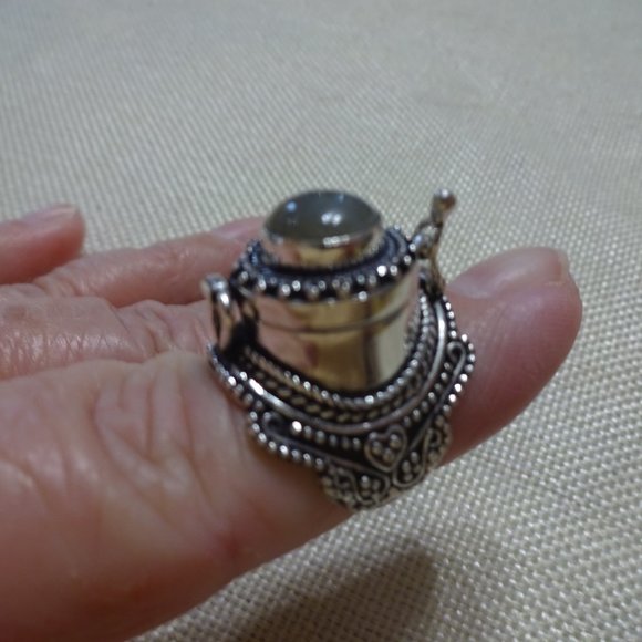 Gorgeous "LABRADORITE" Handmade Sterling POISON BOX Ring Size 7.25 #644B - Picture 2 of 4